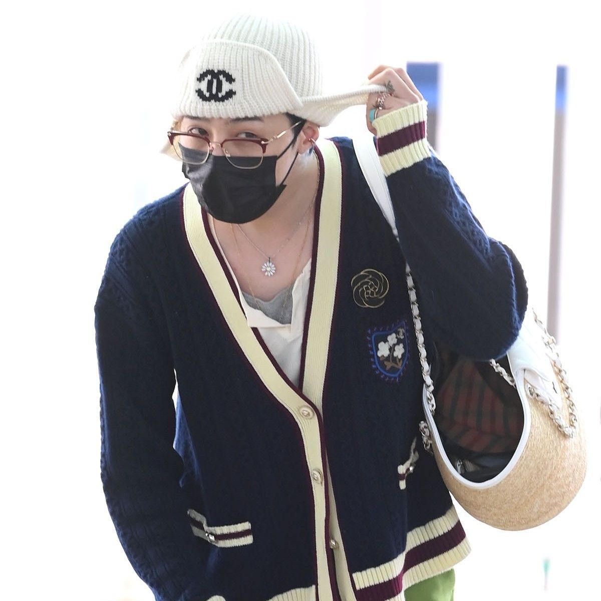 Behind-the-scenes cut of G-DRAGON (BIGBANG)
