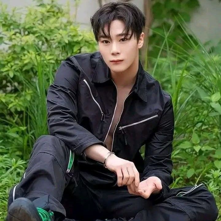 Latest photo of Moonbin (ASTRO)