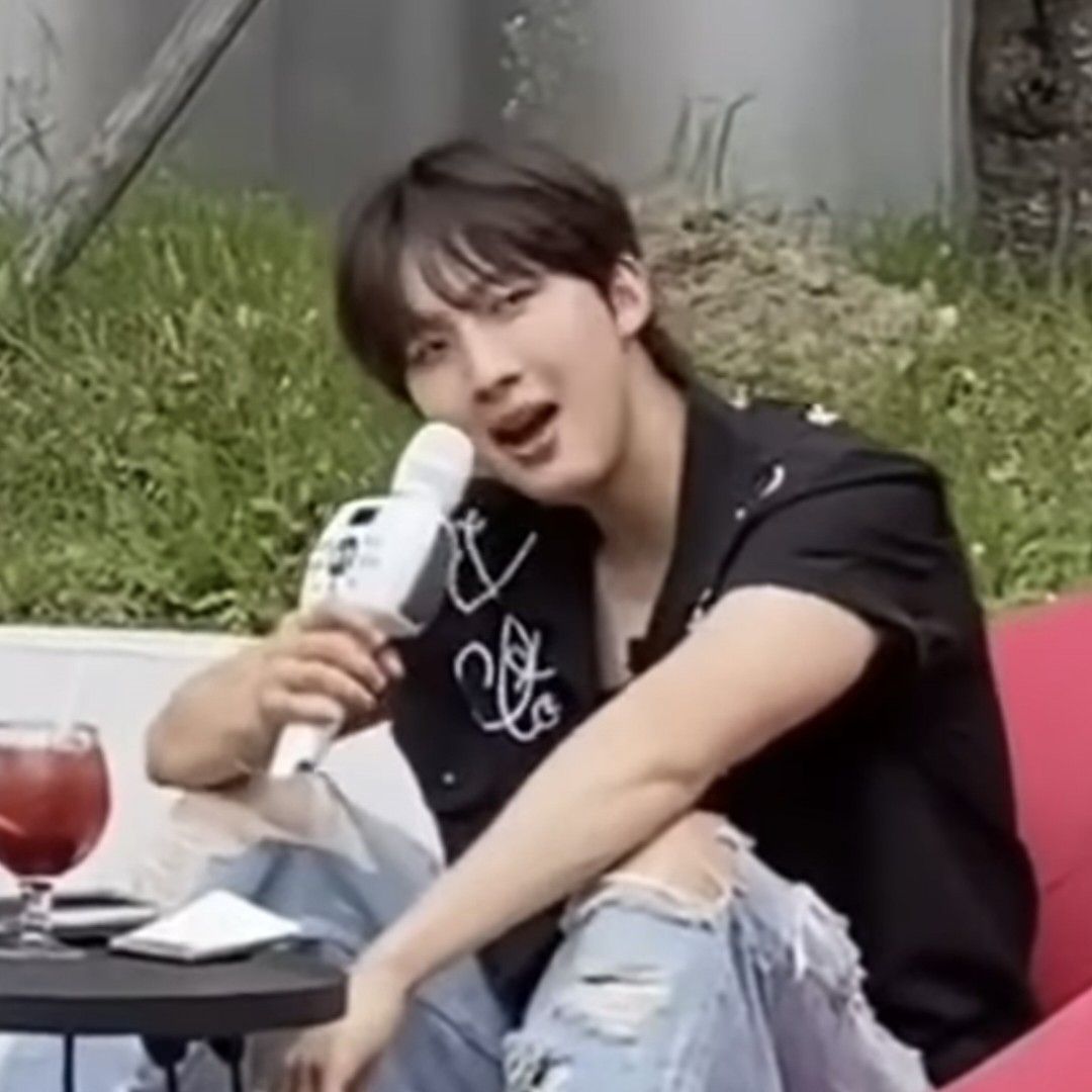 Latest photo of Hui (PENTAGON)
