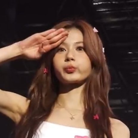 Sana (TWICE)的最新活动照片