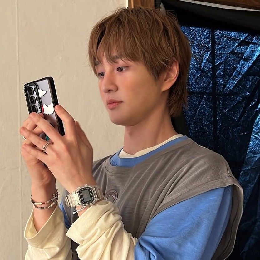 Behind-the-scenes cut of Onew (SHINee)