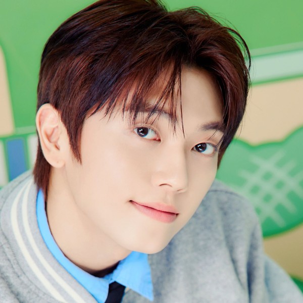 Signature photo of Minkyun (ONF) capturing their charm