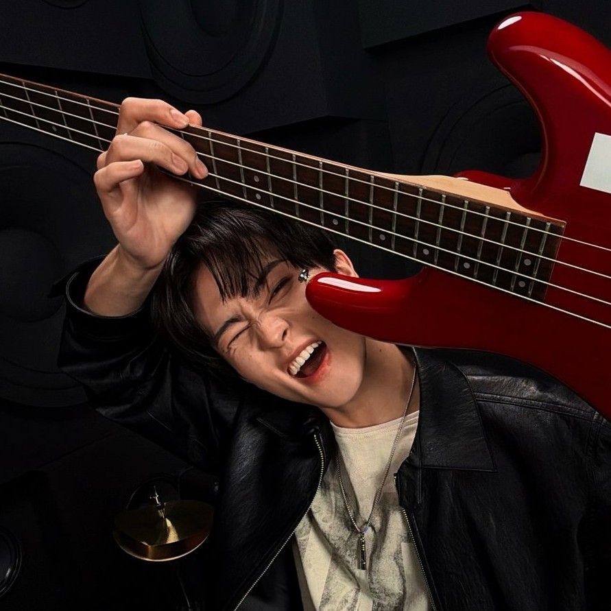 Behind-the-scenes cut of Mark (NCT 127, NCT DREAM)