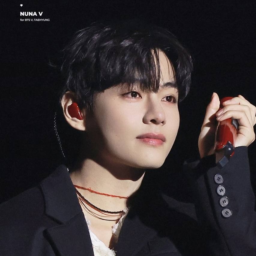 뷔 (방탄소년단) 최근 활동샷