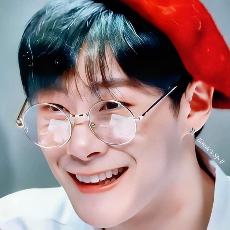 A moment captured by Moonbin (ASTRO)'s fan