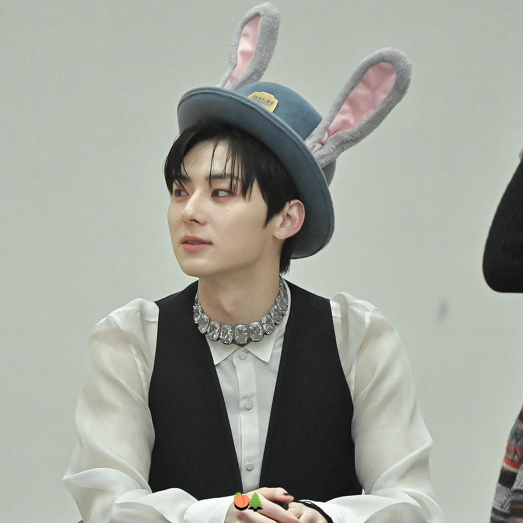 Behind-the-scenes cut of Hwang Minhyun