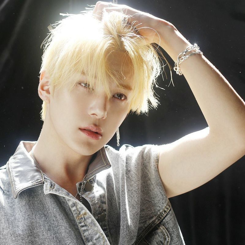 Behind-the-scenes cut of MONSTA X