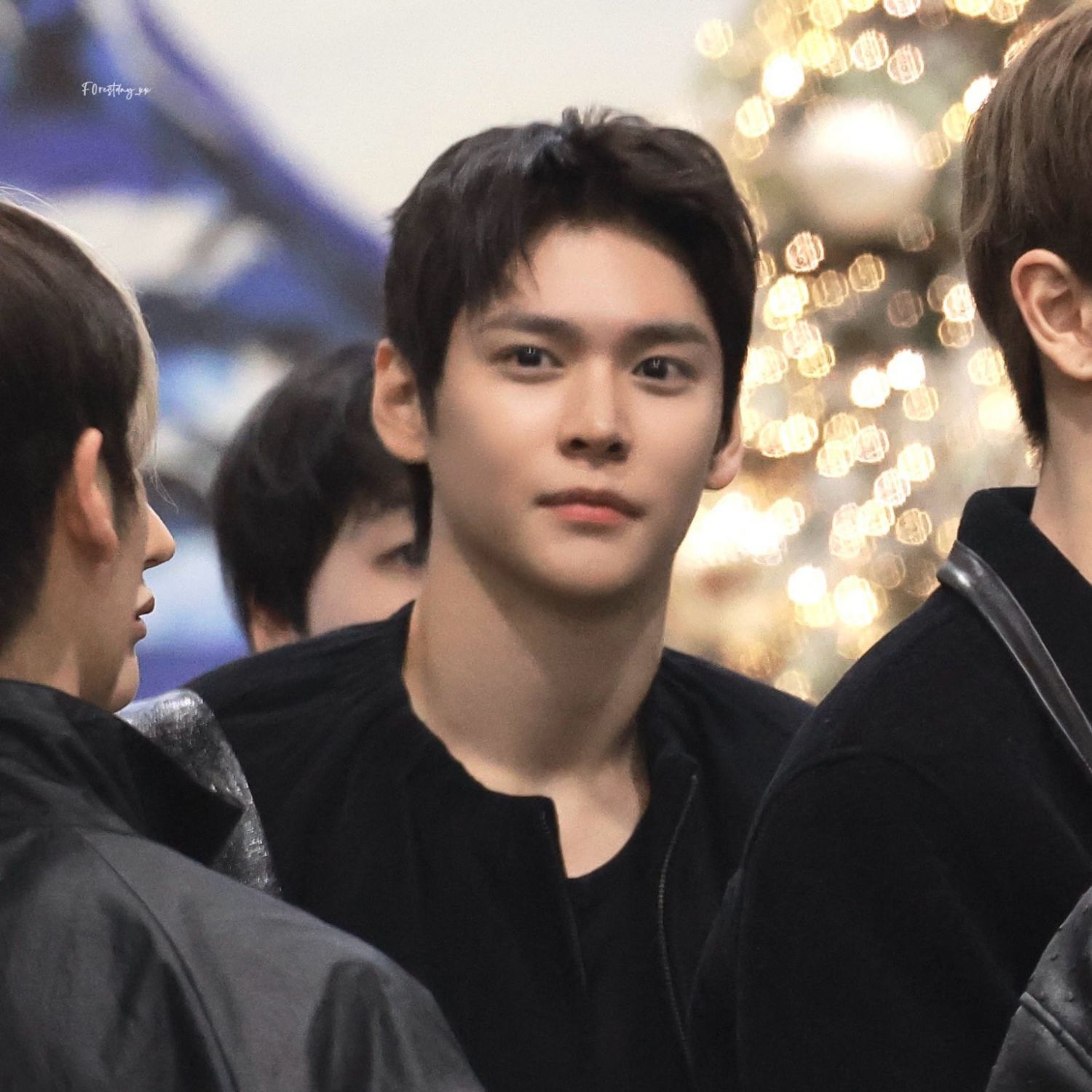 Foto terbaru Eunseok (RIIZE)