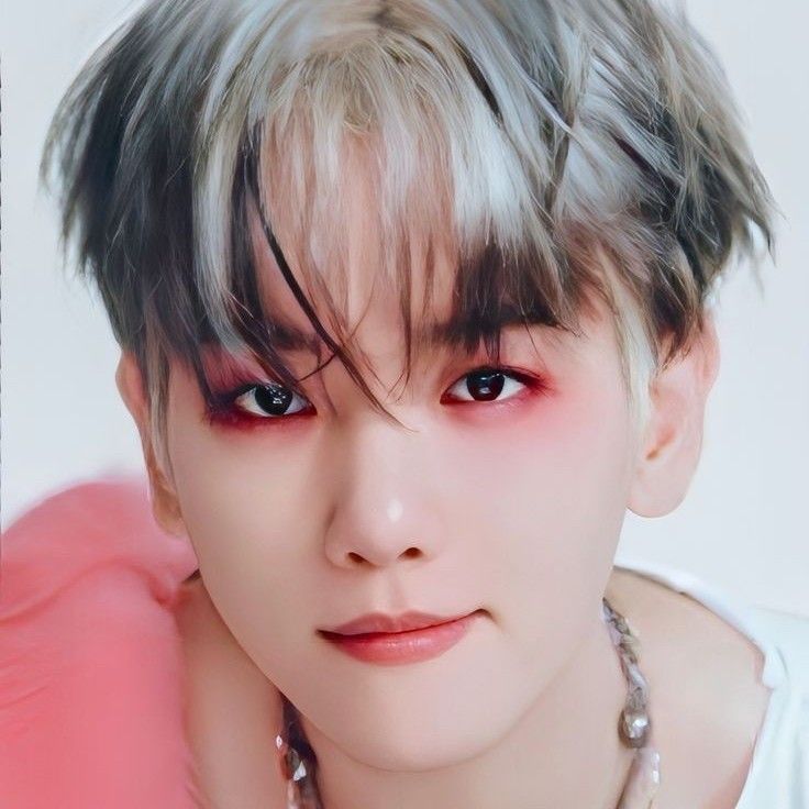 백현 (EXO)의 최신 사진