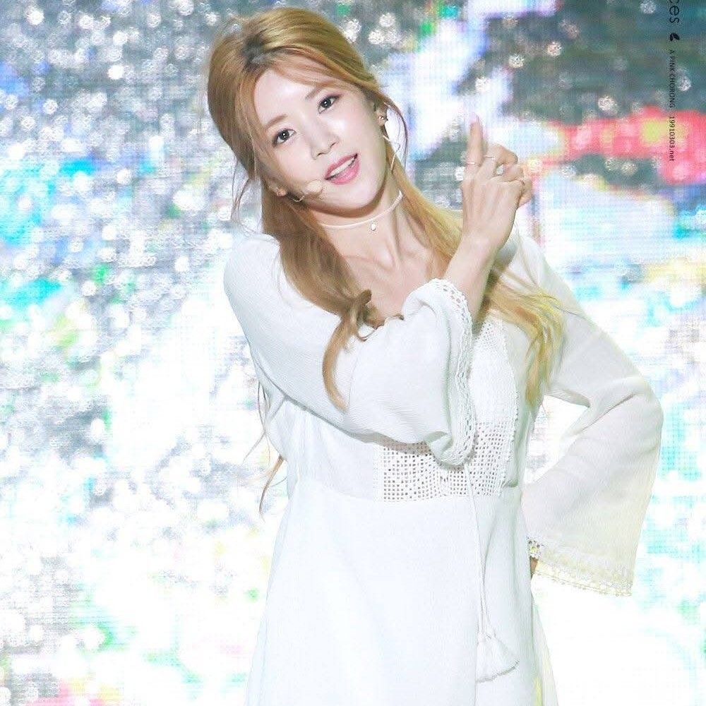 Recent activity shot of Park Chorong (Apink)