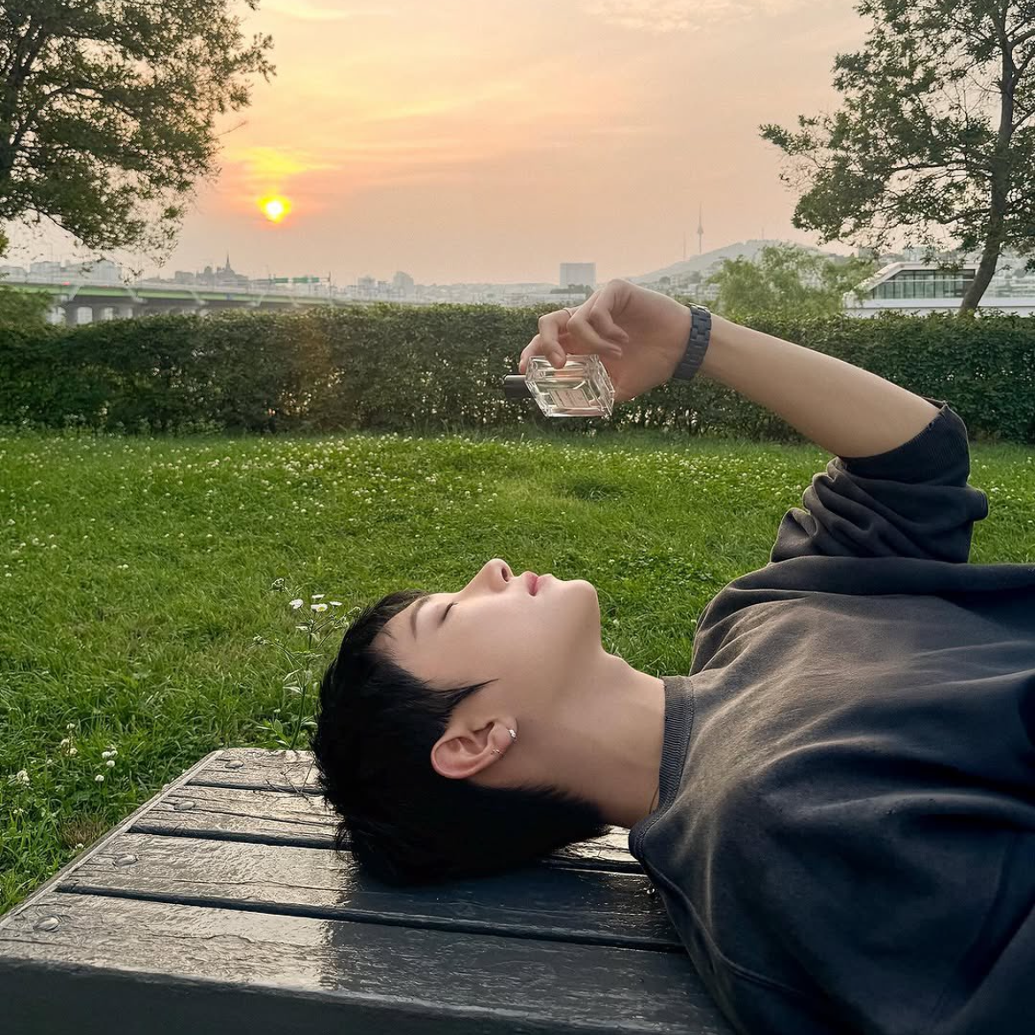 A moment captured by Joshua (SEVENTEEN)'s fan