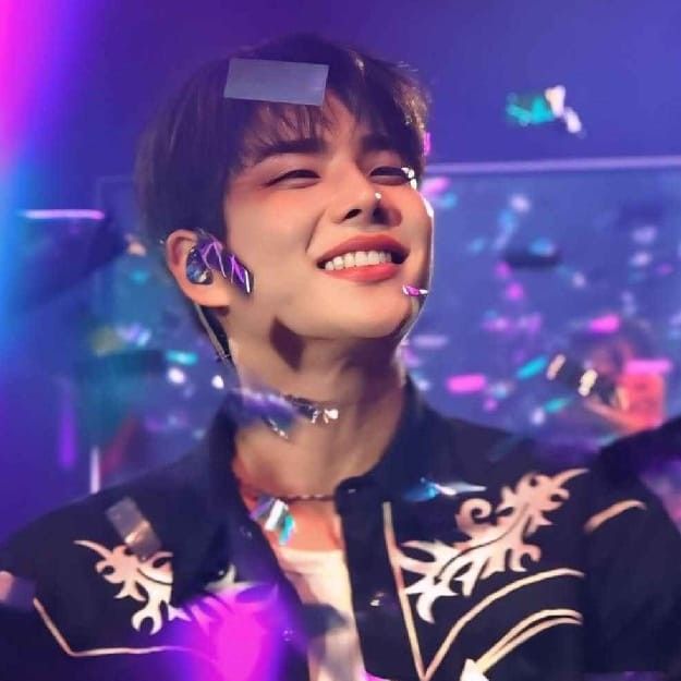 A moment captured by MJ (ASTRO)'s fan