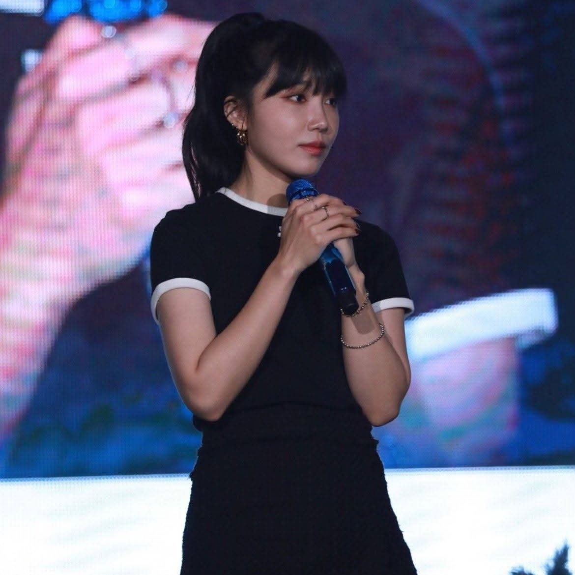 チョン・ウンジ (Apink)の最近の活動写真