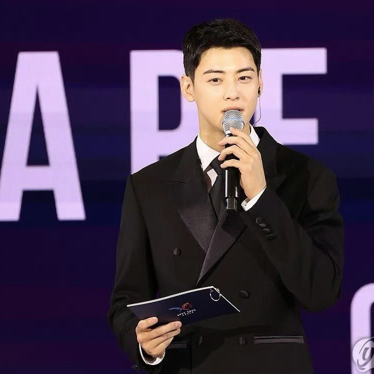 ASTROの舞台裏ショット