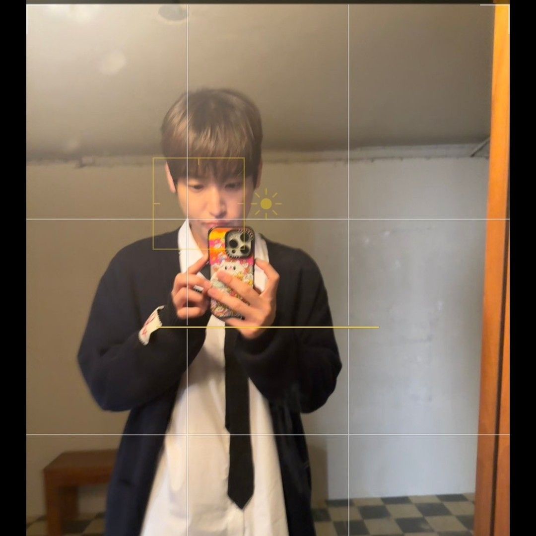 Latest photo of Inseong (SF9)
