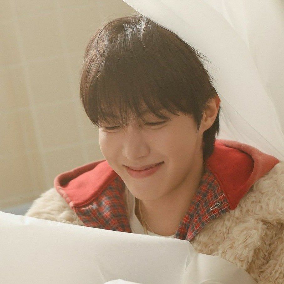 Momen yang diabadikan oleh penggemar j-hope (BTS)