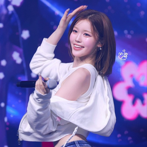 Signature photo of Jeong Saebi (izna) capturing their charm