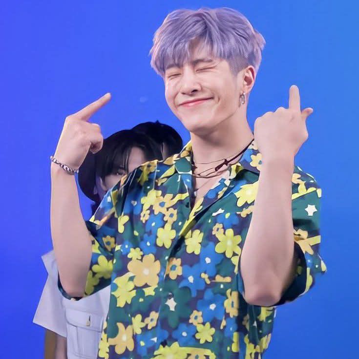 Jinjin (ASTRO)的最新照片