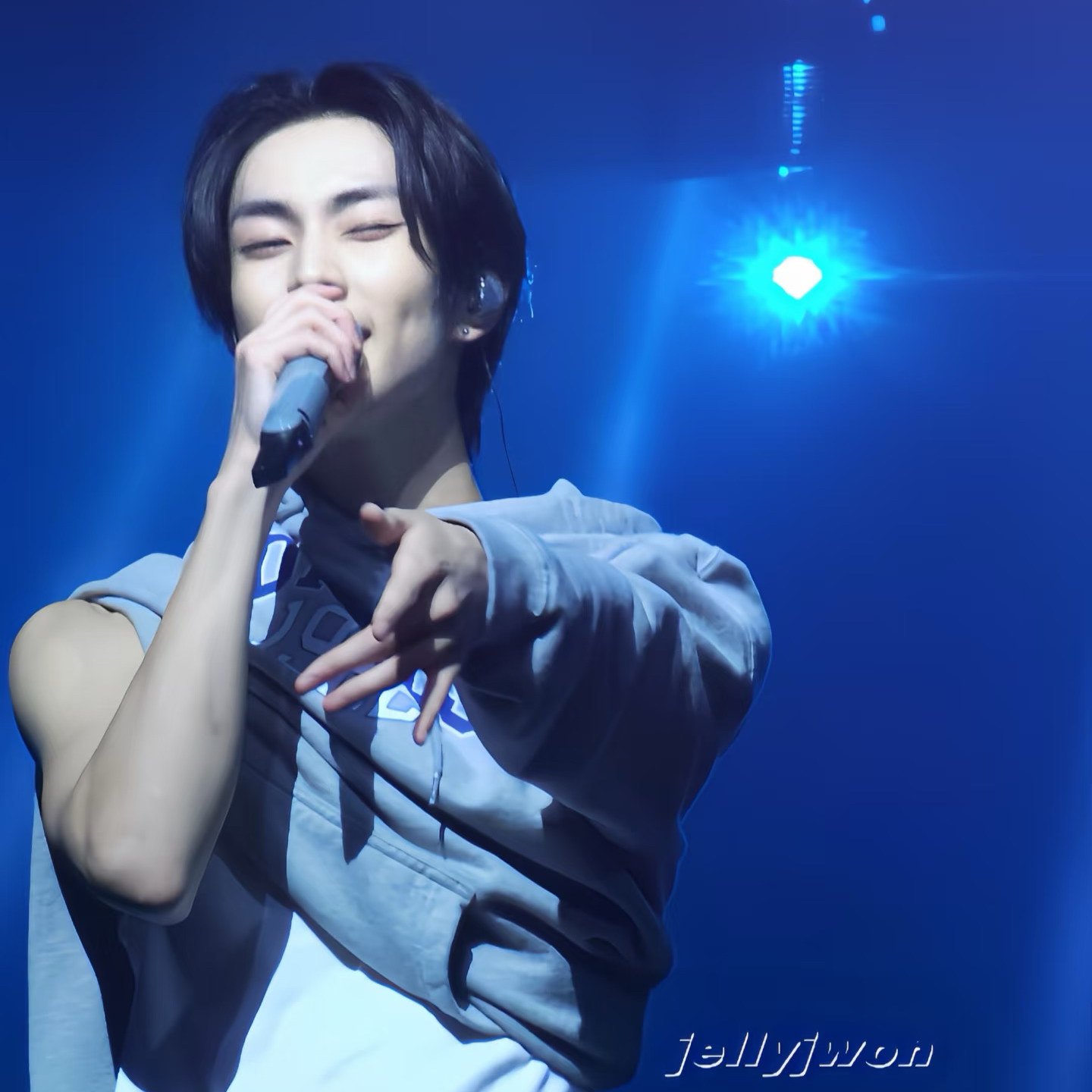 Foto terbaru Jungwon (ENHYPEN)