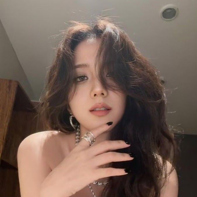 Behind-the-scenes cut of Jisoo (BLACKPINK)