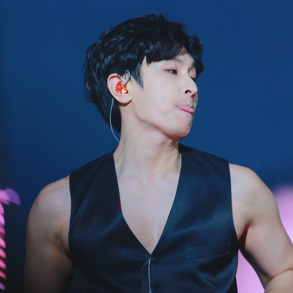 Behind-the-scenes cut of Kim Dongwan (SHINHWA)