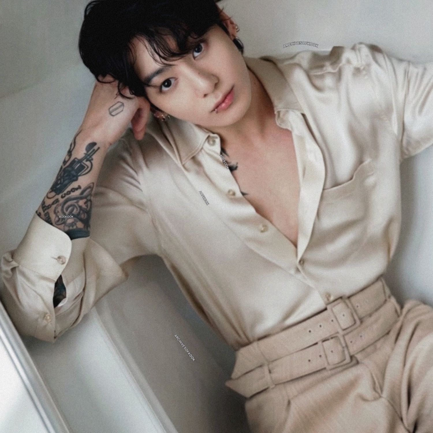 Foto aktivitas terbaru Jungkook (BTS)