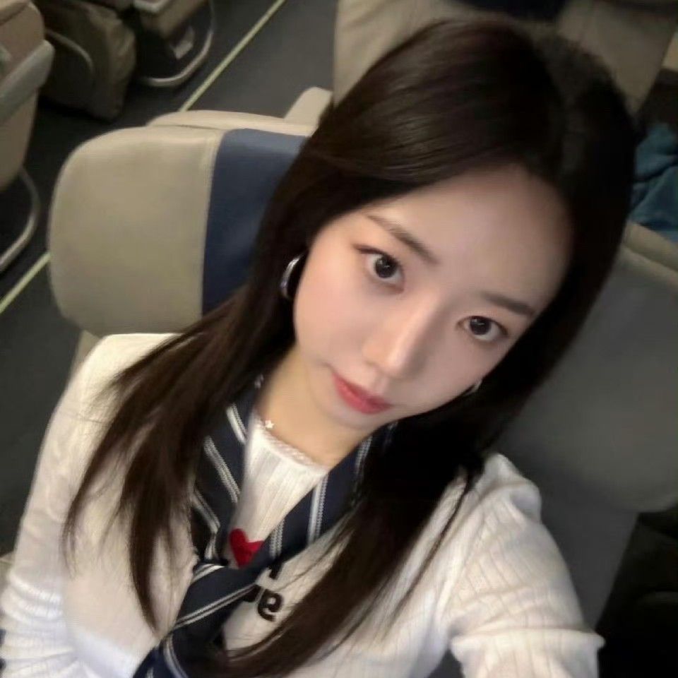 Latest photo of Kim Namjoo (Apink)