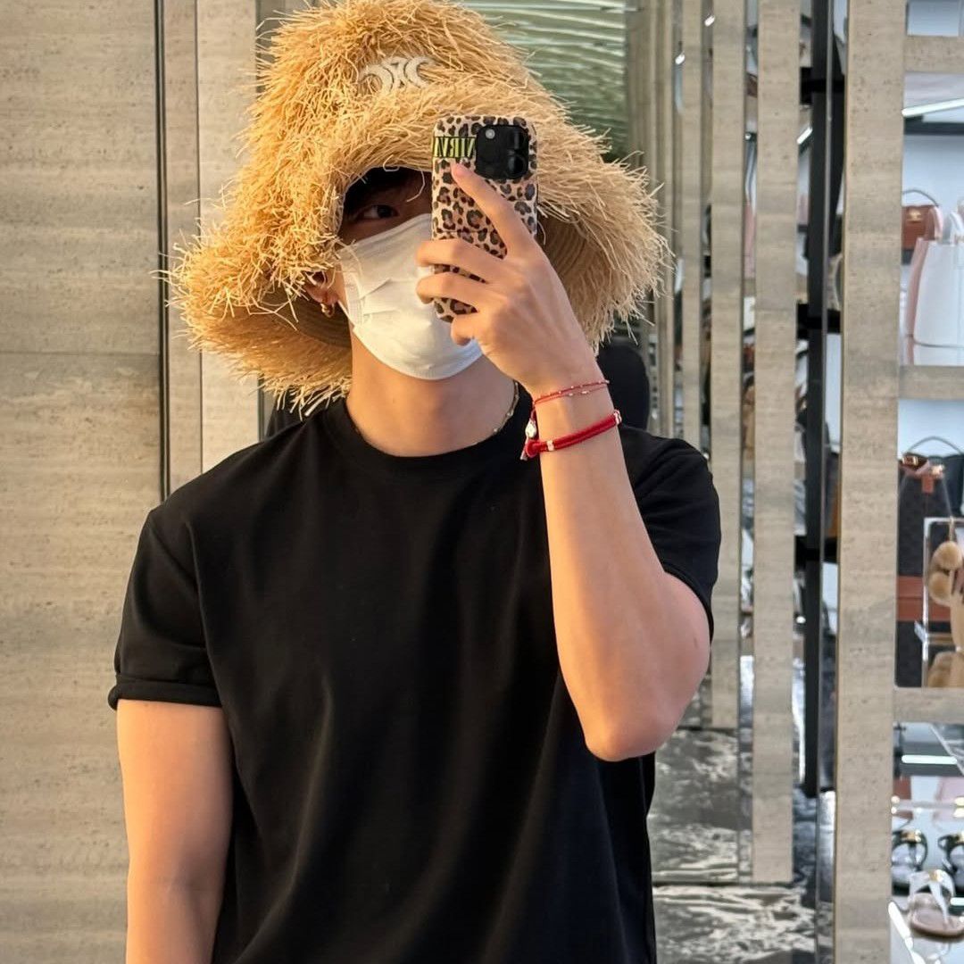 V (防彈少年團)粉絲拍下的瞬間