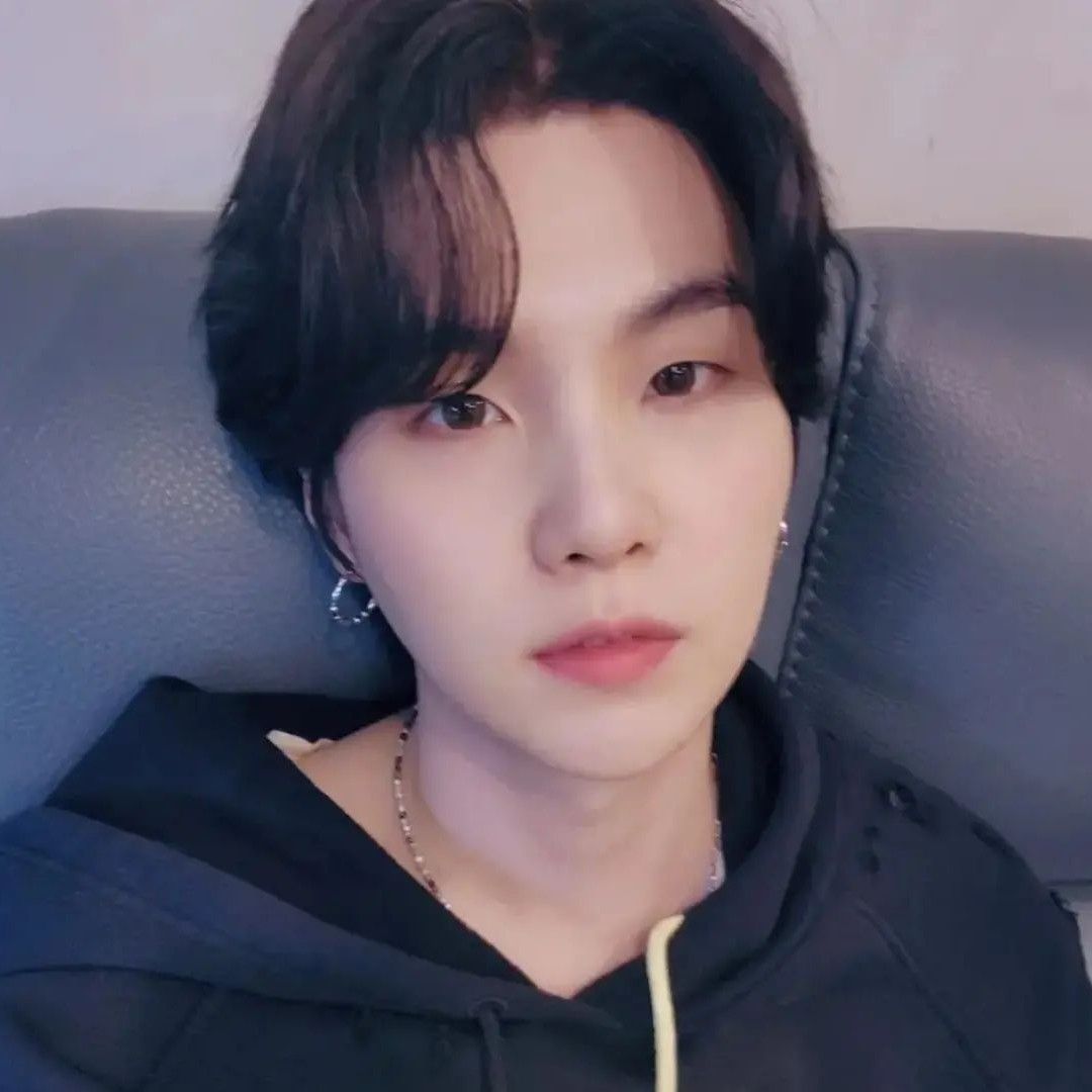 Latest photo of SUGA (BTS)