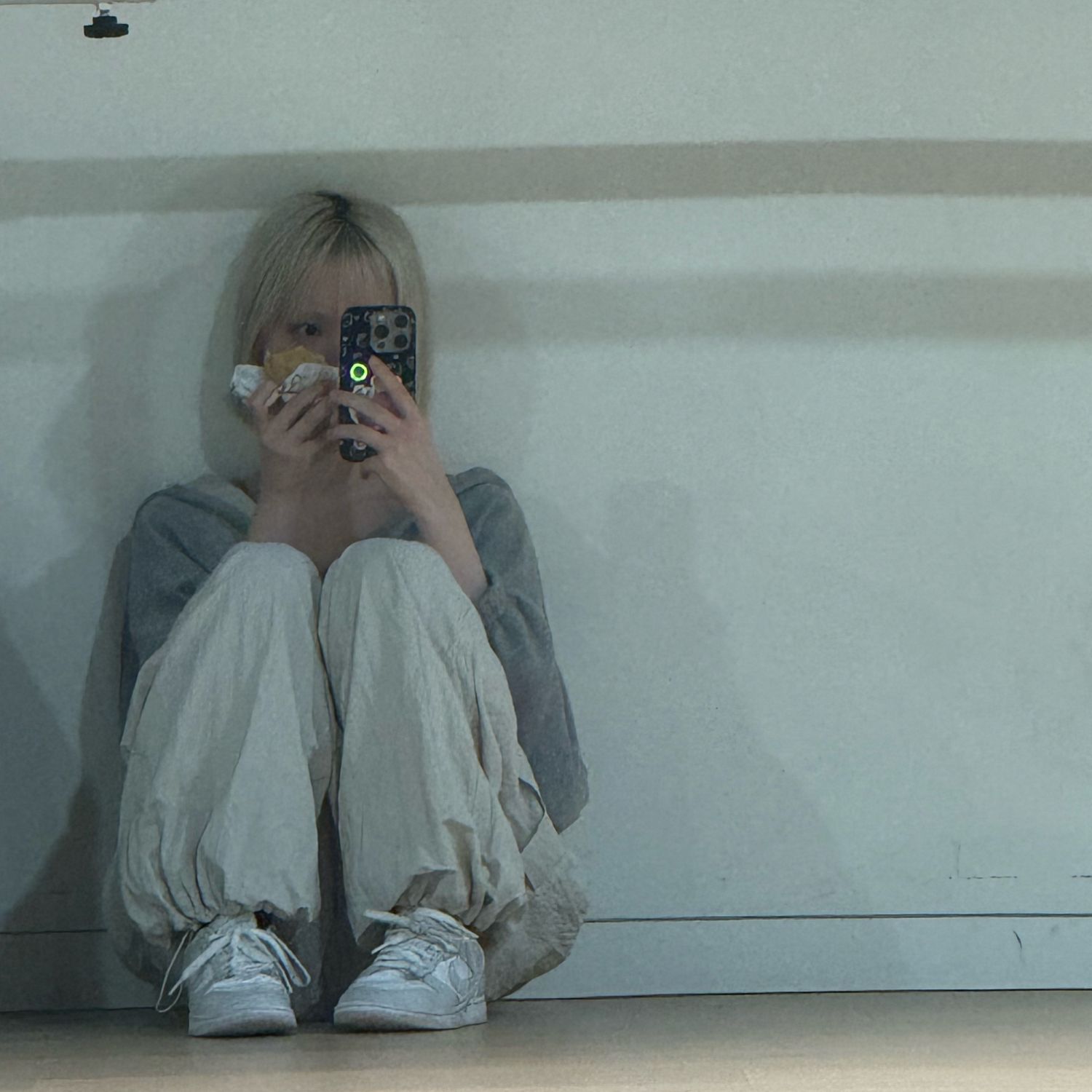 Behind-the-scenes cut of VIVIZ