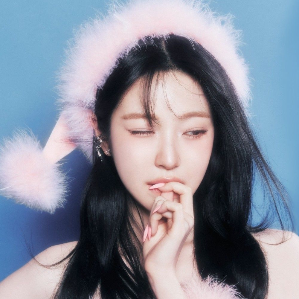 A moment captured by Baek Jiheon (fromis_9)'s fan