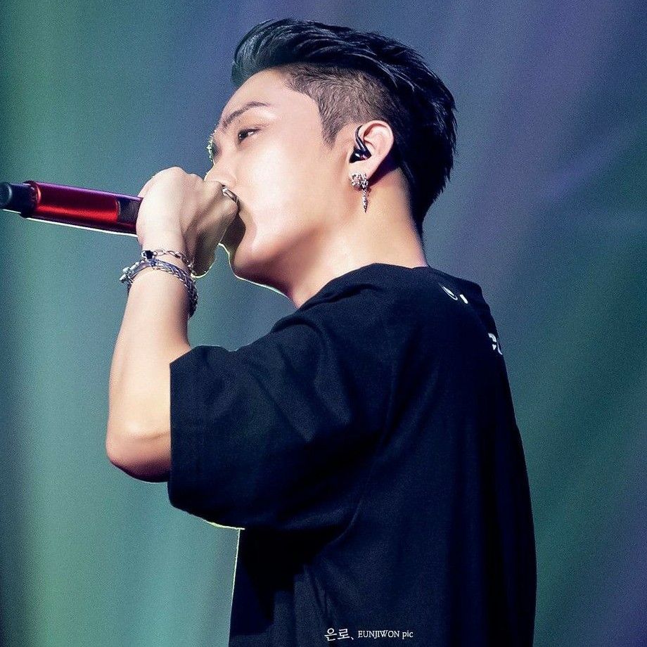 Recent activity shot of Eun Jiwon (SECHSKIES)