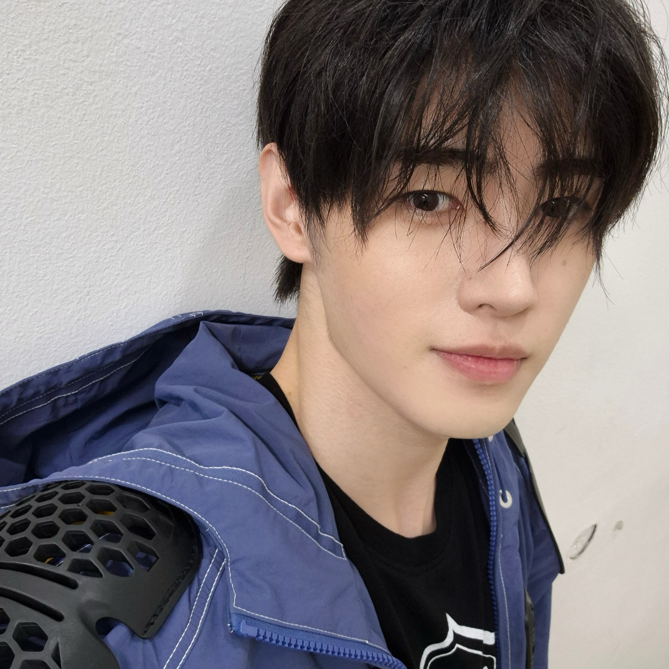 Recent activity shot of Sunghoon (ENHYPEN)
