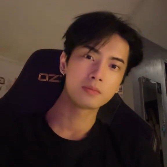 A moment captured by Kyler (HORI7ON)'s fan