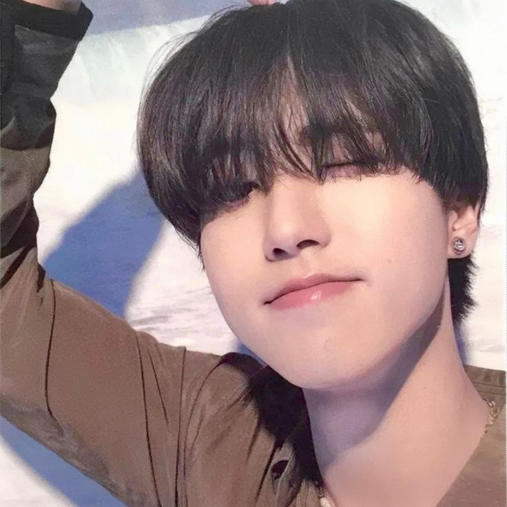 Behind-the-scenes cut of HAN (Stray Kids)