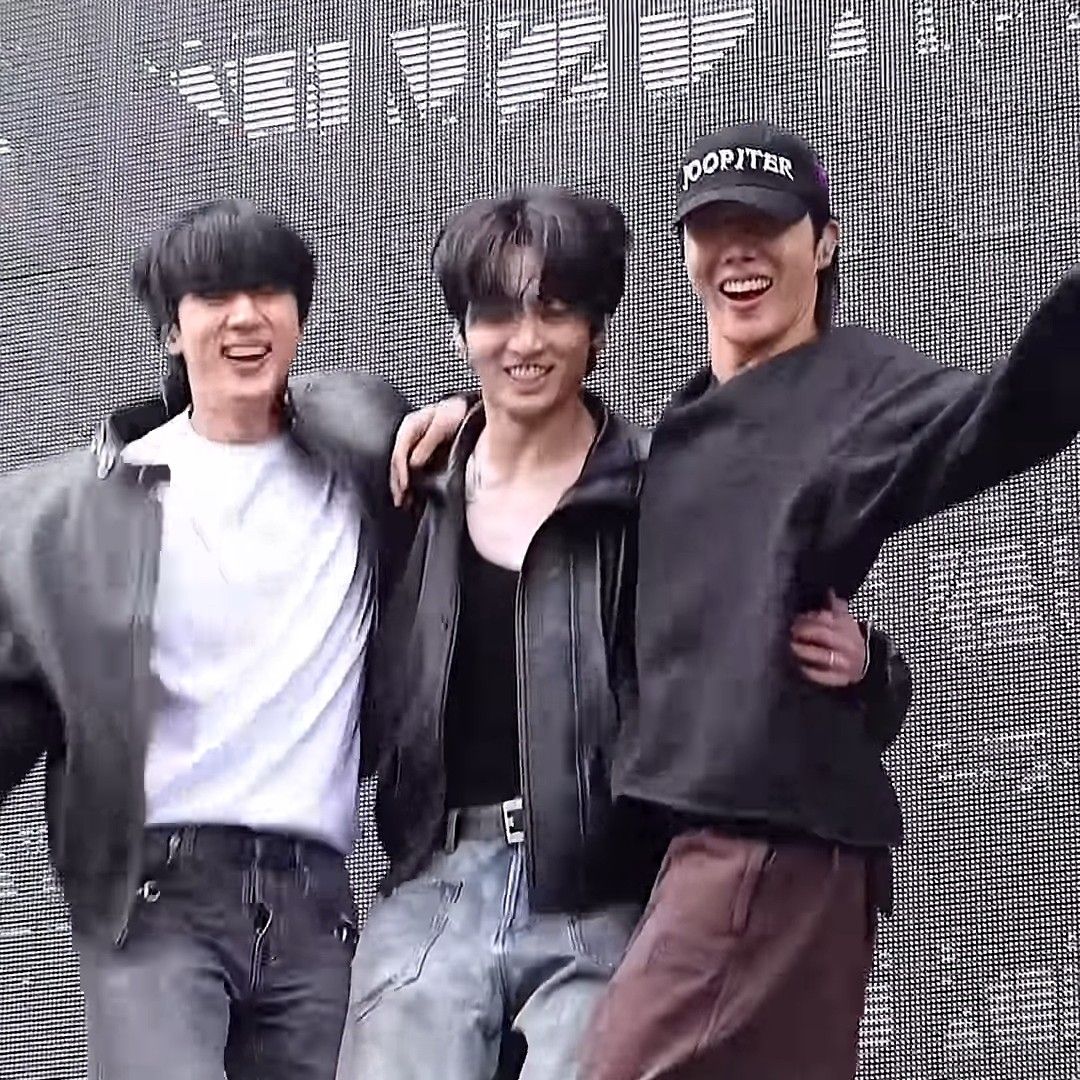 Foto aktivitas terbaru j-hope (BTS)