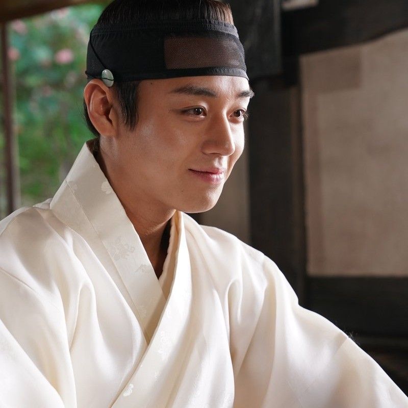 朴志訓的最新照片