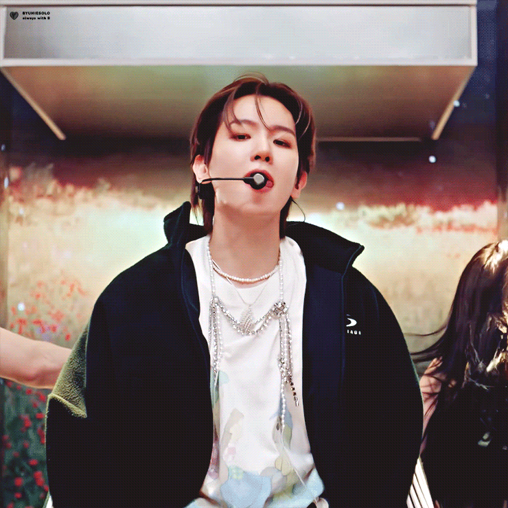 A moment captured by Baekhyun (EXO)'s fan