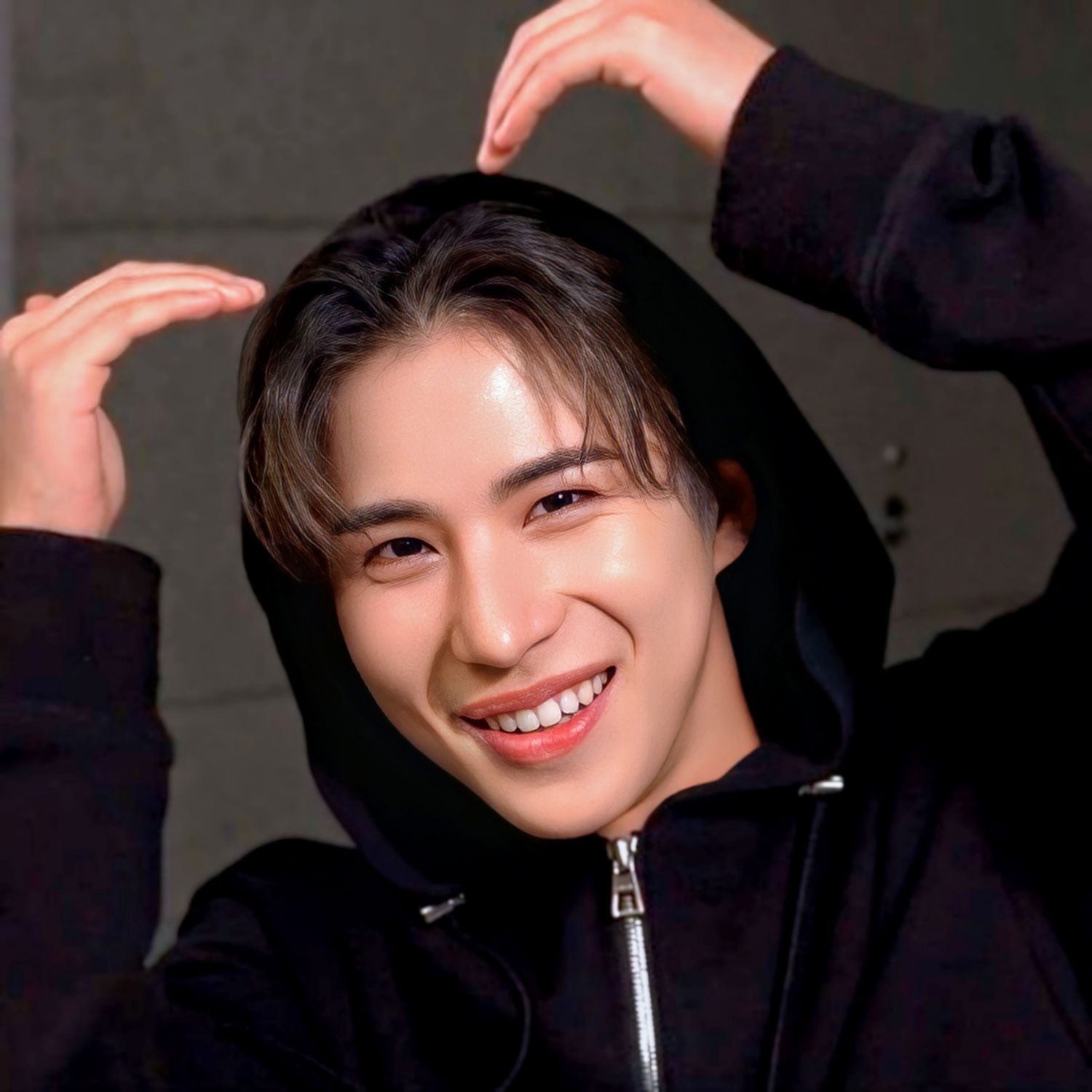 A moment captured by Wow (A.C.E)'s fan