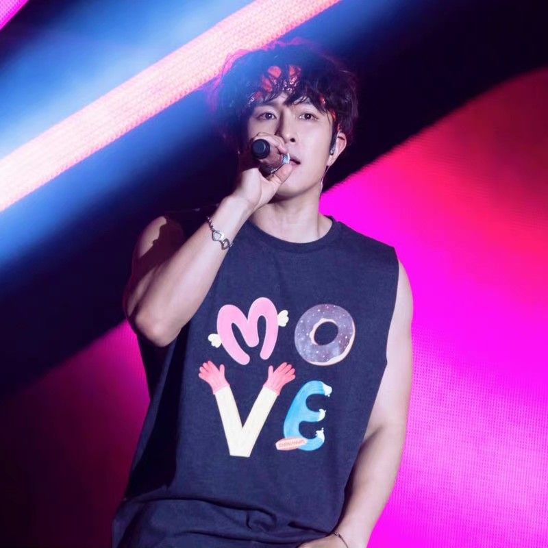 Behind-the-scenes cut of Kim Dongwan (SHINHWA)