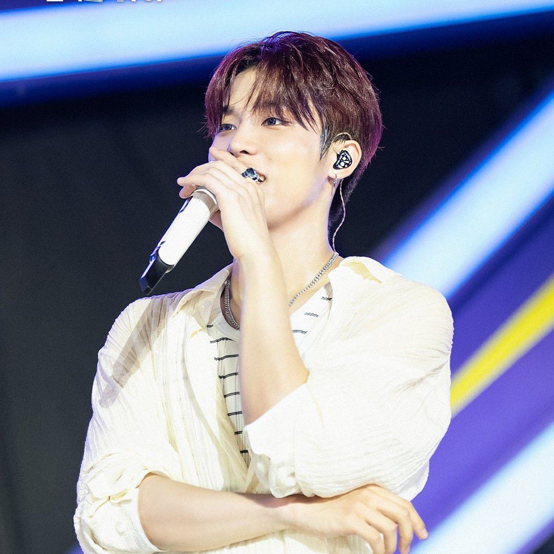 Recent activity shot of Park Jeongwoo (TREASURE)