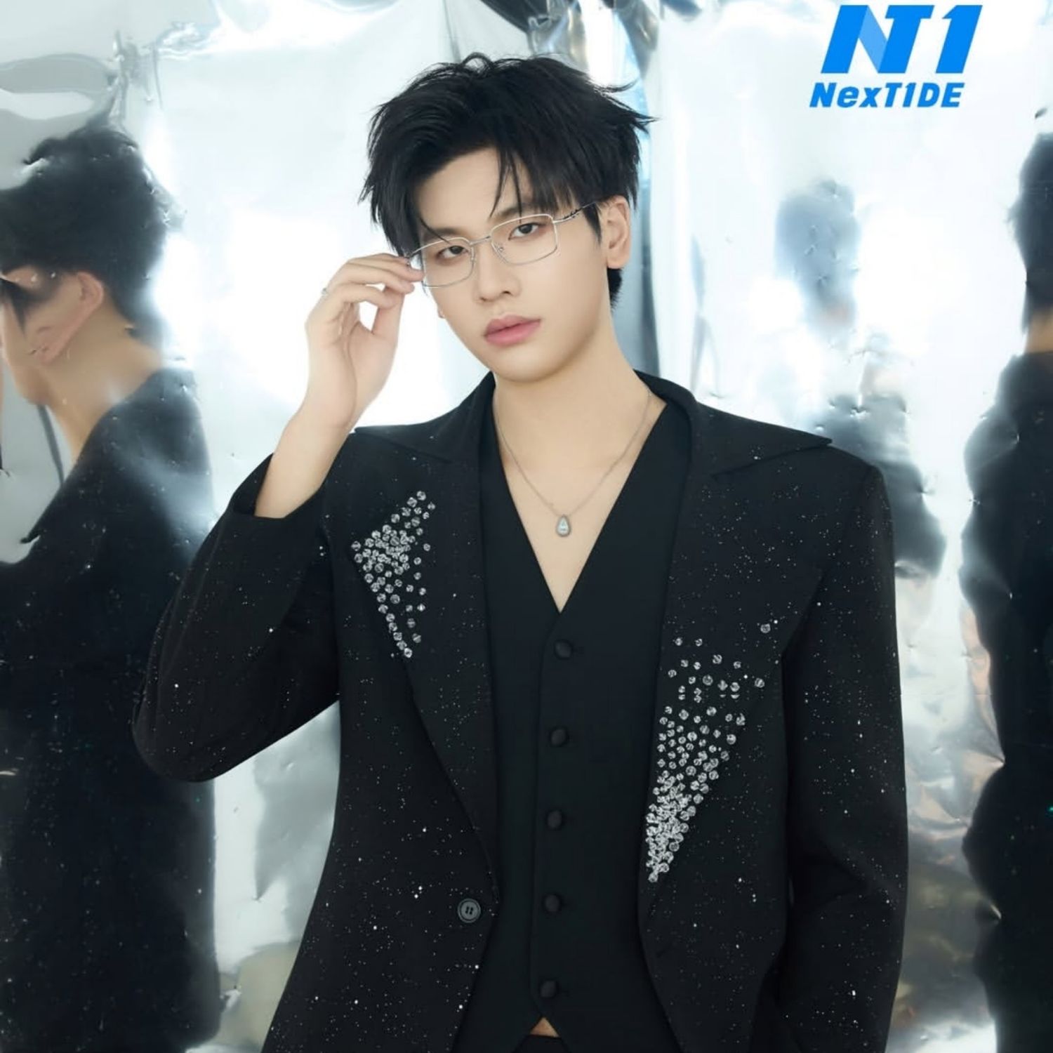 Behind-the-scenes cut of Shen (NexT1DE)