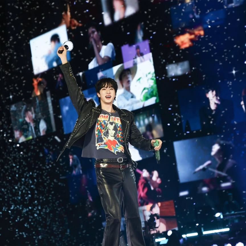 진 (방탄소년단) 최근 활동샷