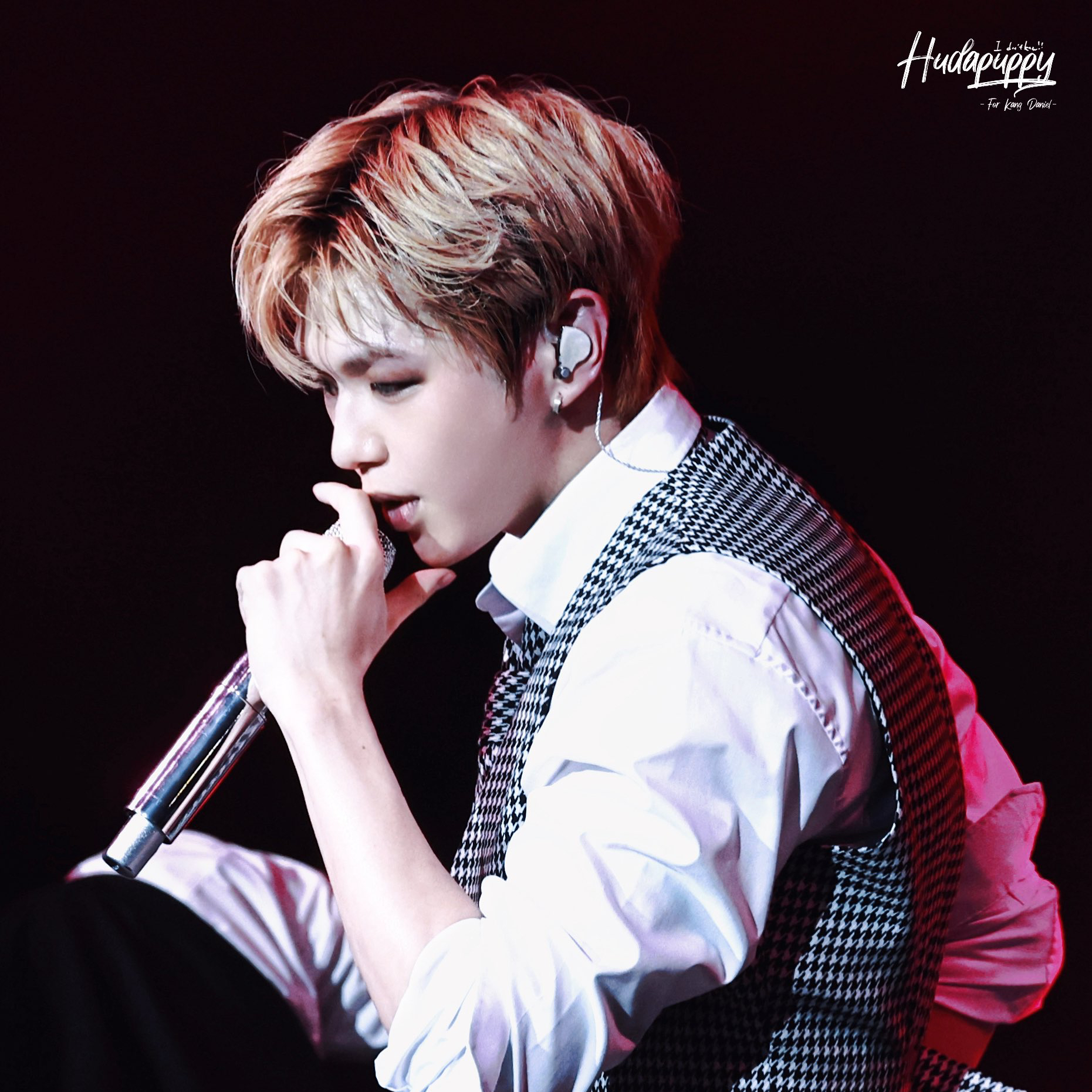 A moment captured by Kang Daniel's fan