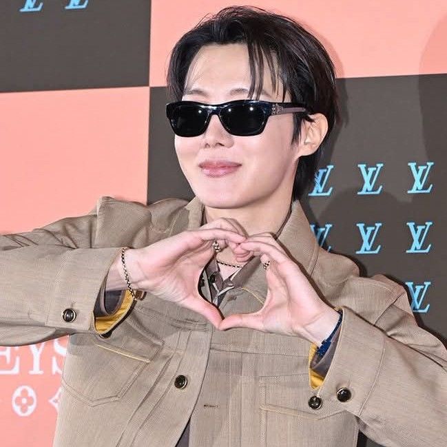 제이홉 (방탄소년단) 최근 활동샷