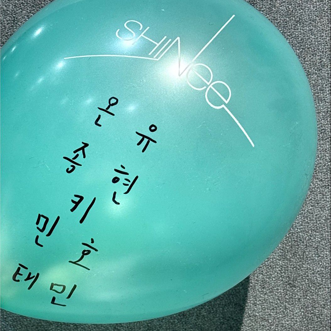 A moment captured by SHINee's fan