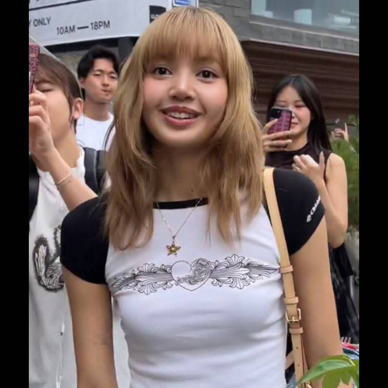 Lisa (BLACKPINK)的最新活動照片