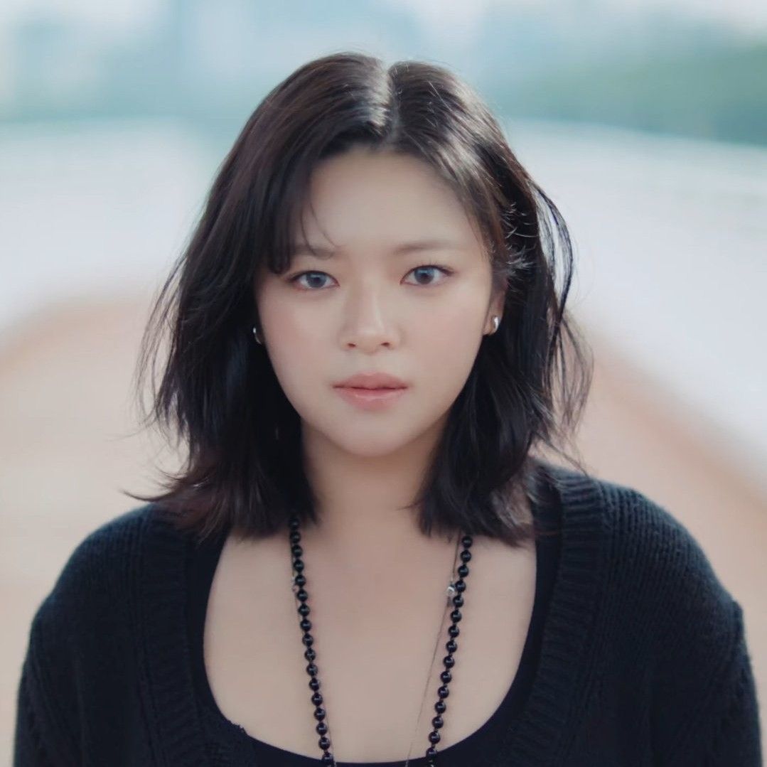 Latest photo of Jeongyeon (TWICE)