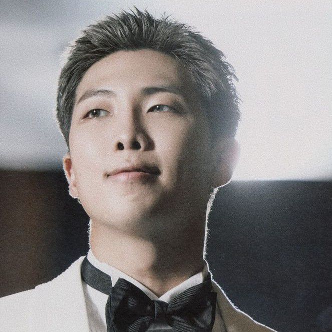 RM (防弹少年团)的最新照片