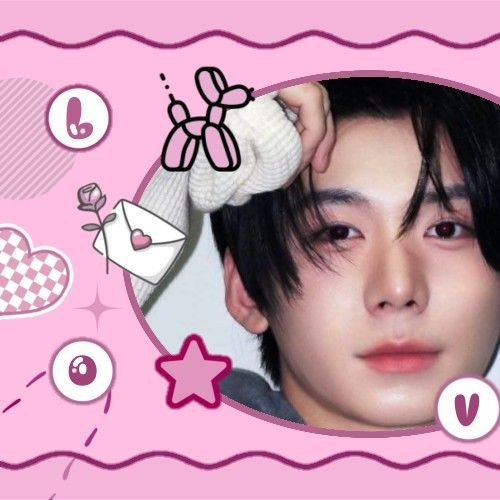 Signature photo of Park Han (AHOF) capturing their charm